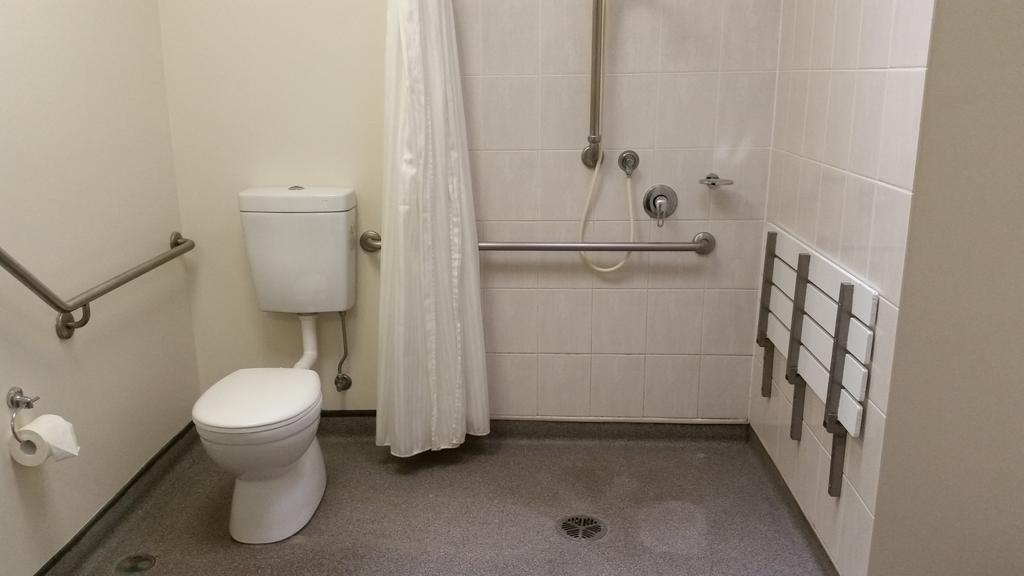 Port Denison Motor Inn Боуен Екстер'єр фото